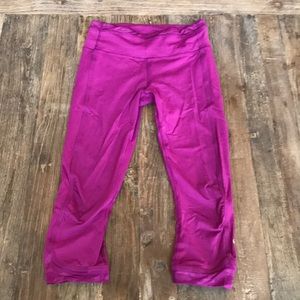 Lululemon - magenta Camo Crop Leggings - Size 4